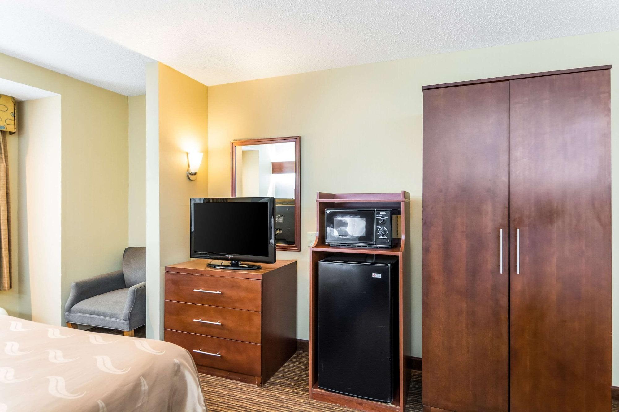 Quality Inn Chester - South Richmond Экстерьер фото