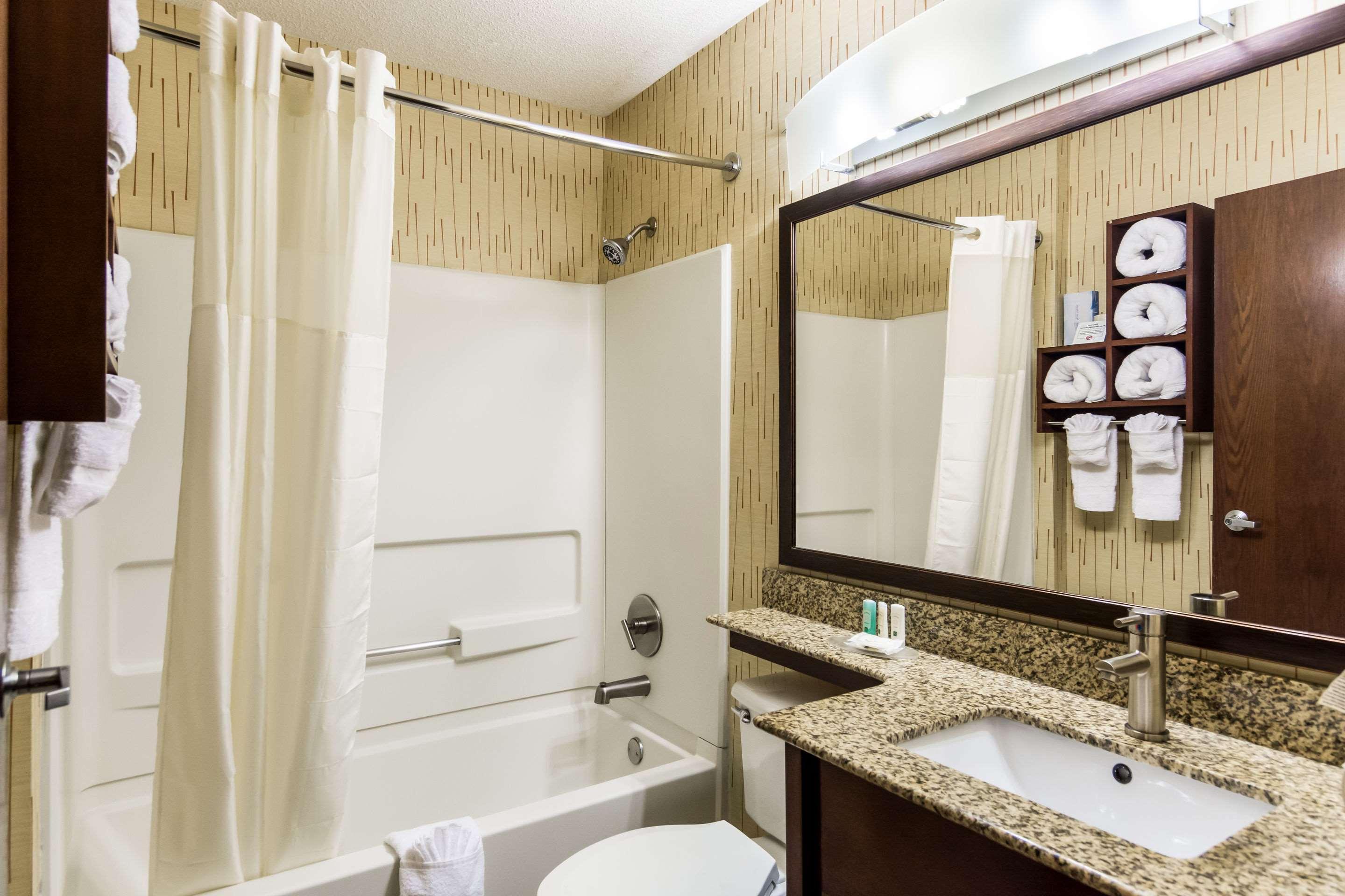 Quality Inn Chester - South Richmond Экстерьер фото