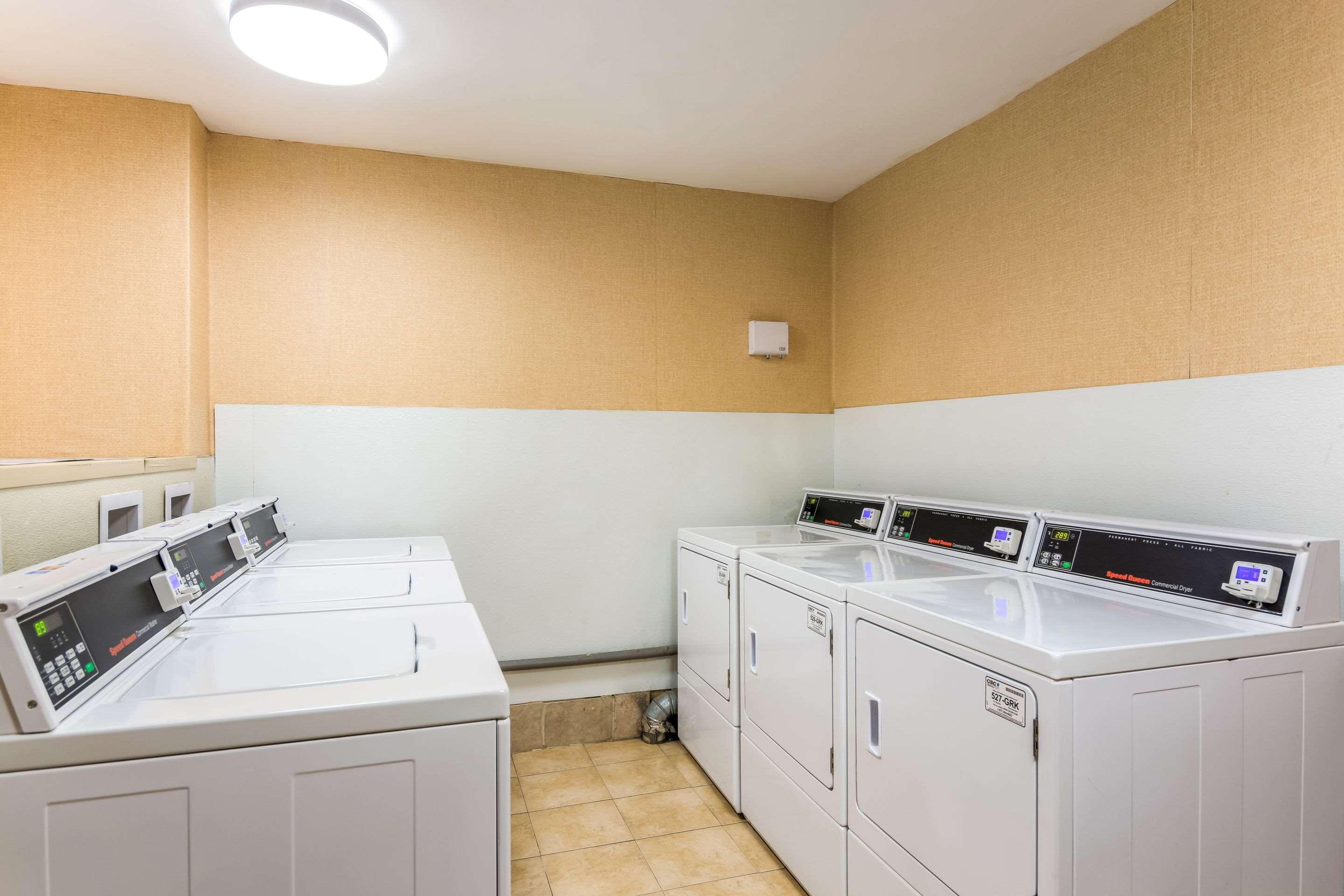 Quality Inn Chester - South Richmond Экстерьер фото