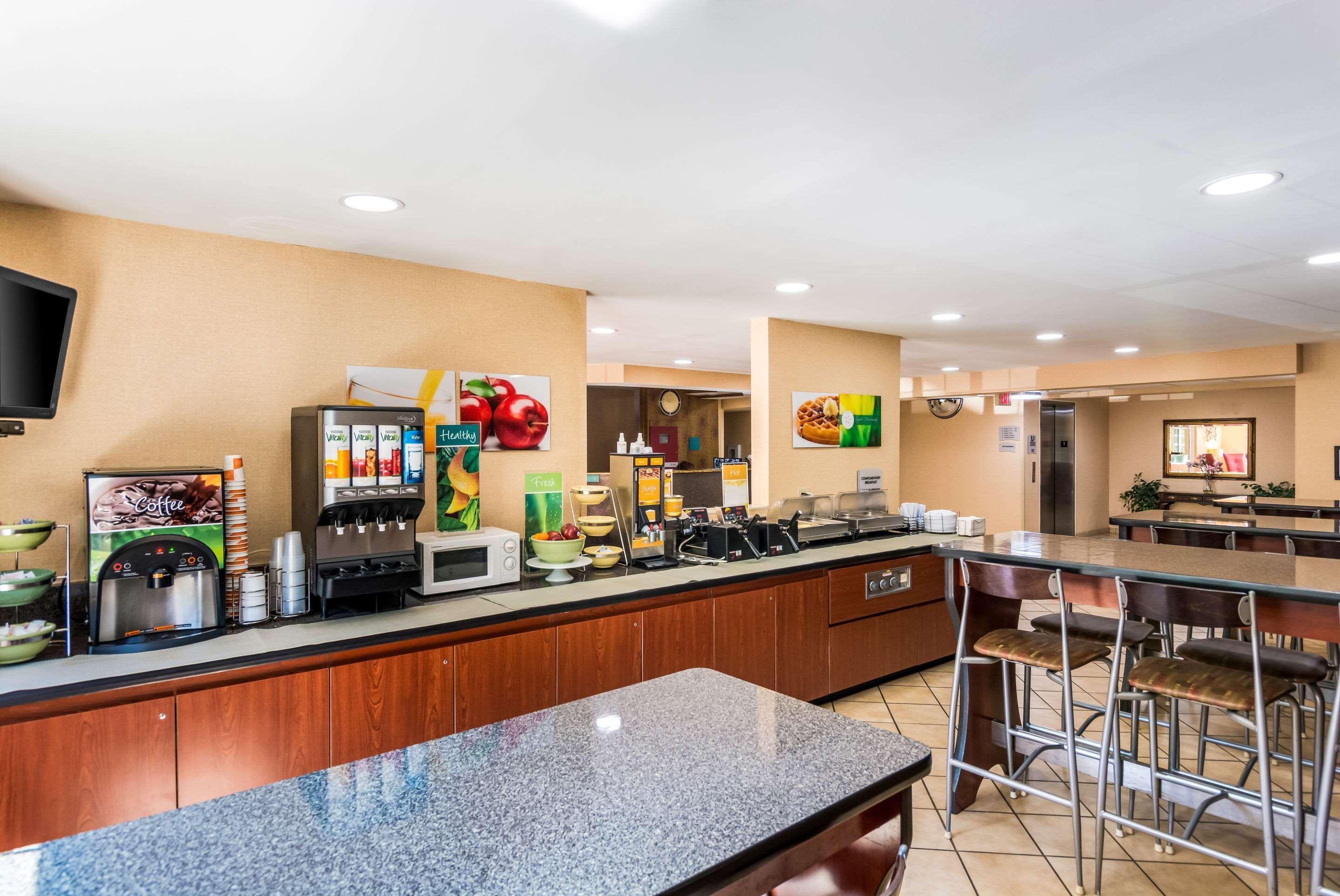 Quality Inn Chester - South Richmond Экстерьер фото