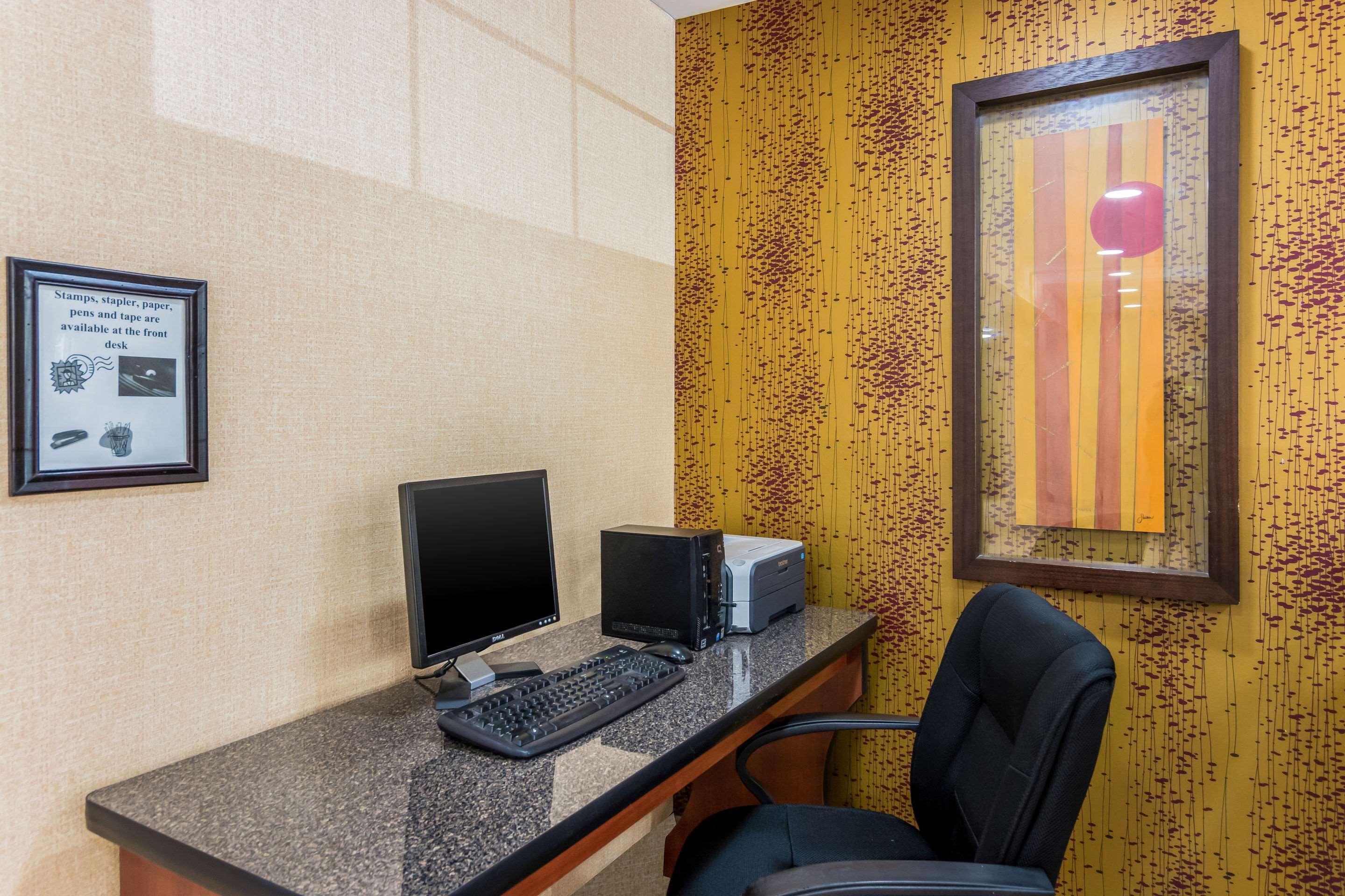 Quality Inn Chester - South Richmond Экстерьер фото