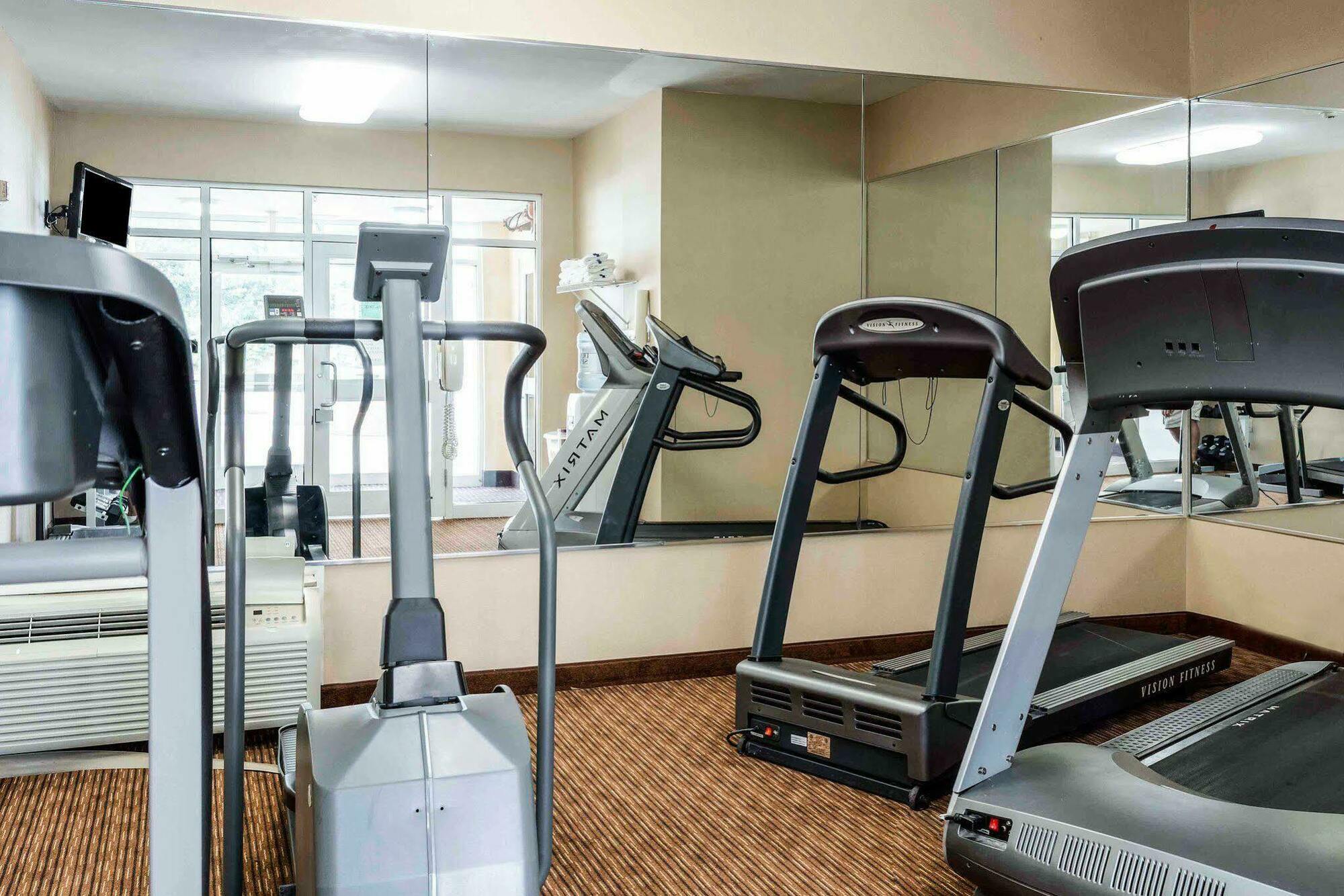 Quality Inn Chester - South Richmond Экстерьер фото