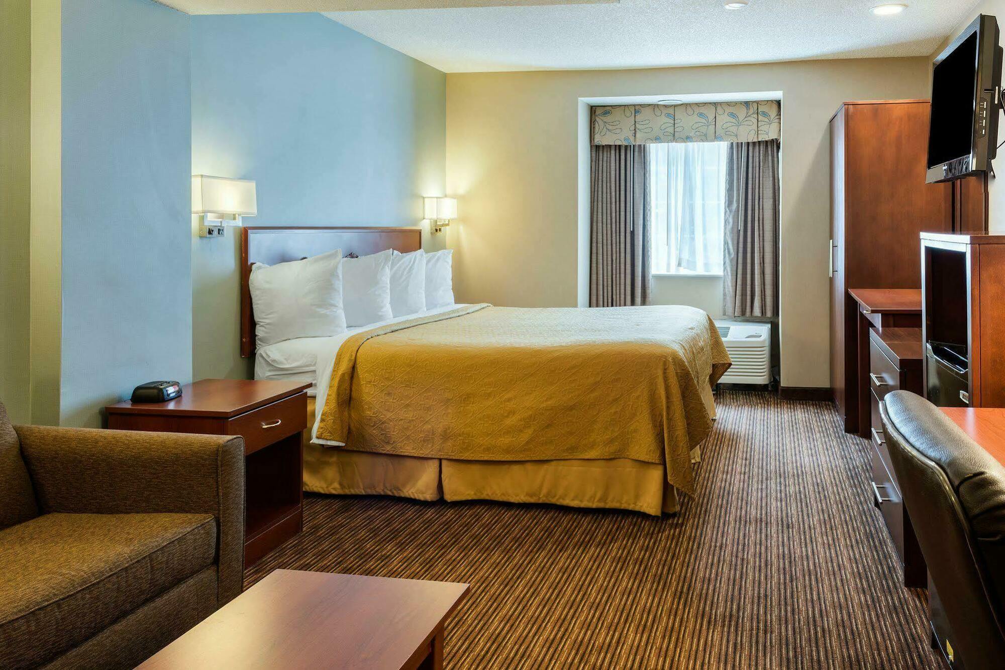 Quality Inn Chester - South Richmond Экстерьер фото