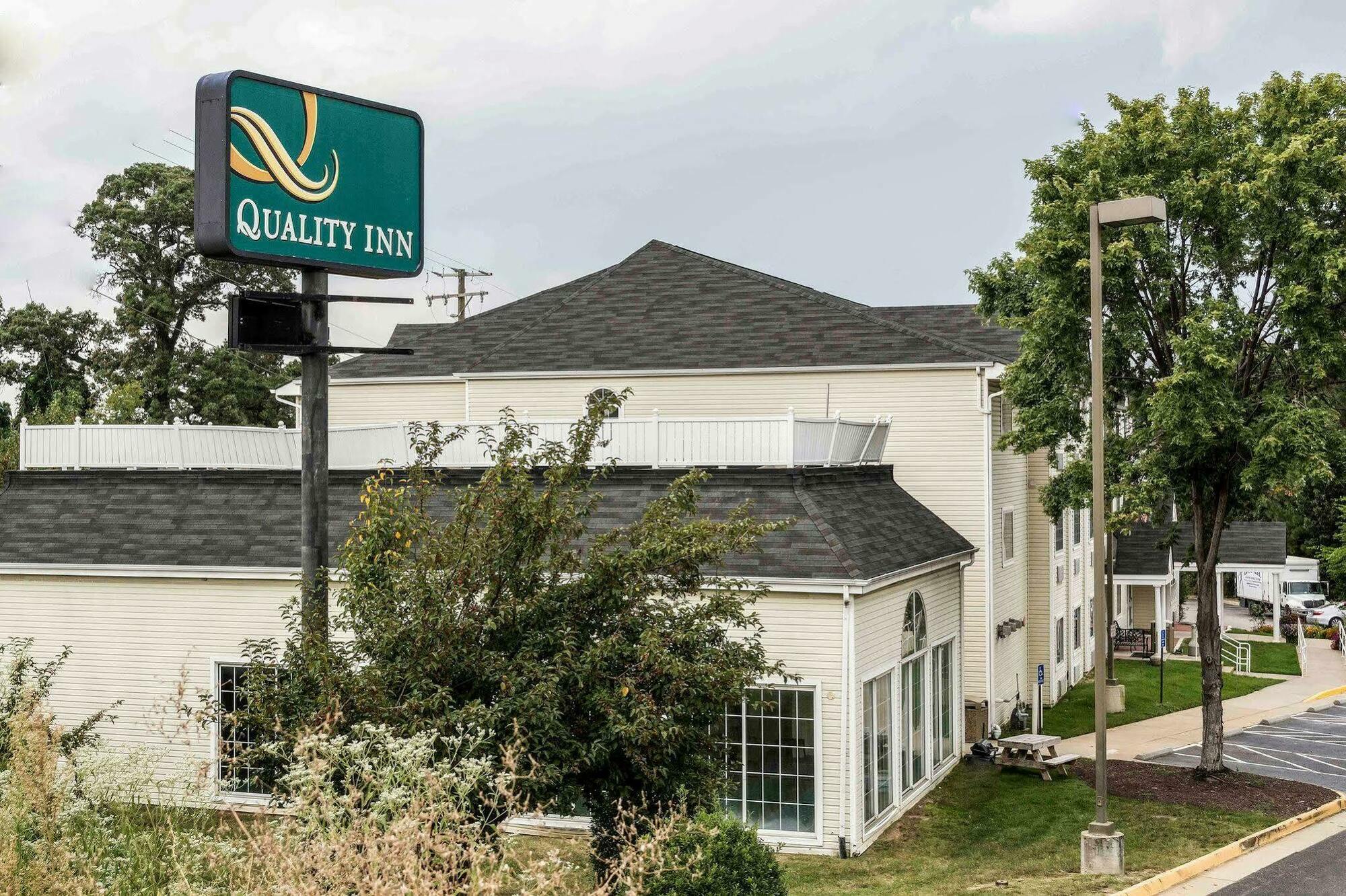 Quality Inn Chester - South Richmond Экстерьер фото