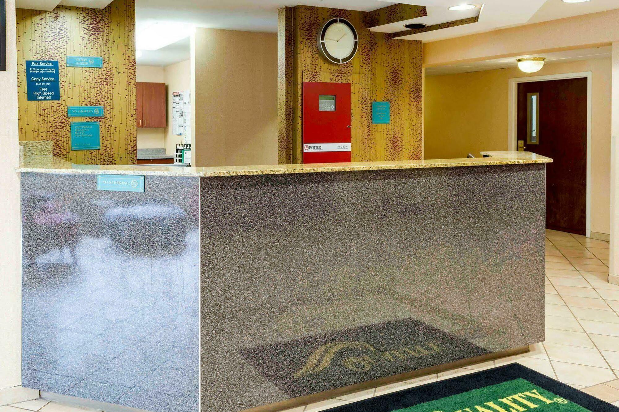 Quality Inn Chester - South Richmond Экстерьер фото