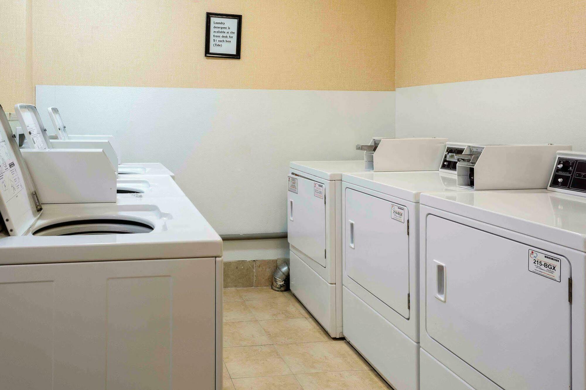 Quality Inn Chester - South Richmond Экстерьер фото